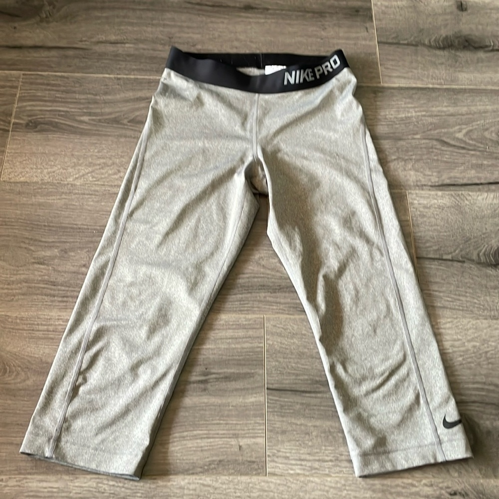 Gray Nike Pro Leggings, Athletic stretch supportive sporty gym wear Run Pilates